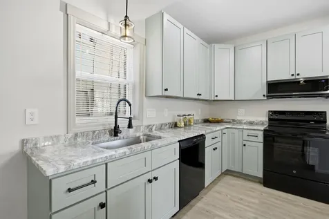 284 Bell Street Manchester NH 03103