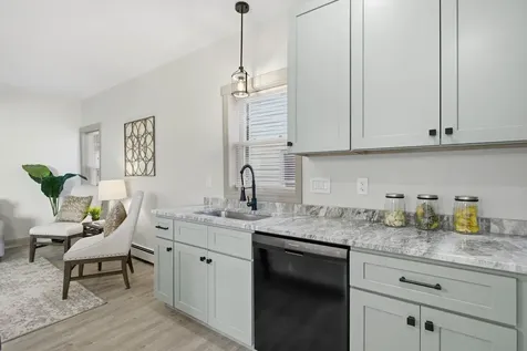 284 Bell Street Manchester NH 03103