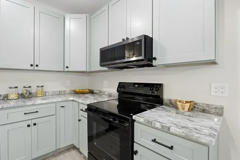 284 Bell Street Manchester NH 03103