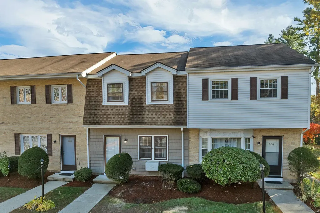 106 Golfview Drive Manchester NH 03102