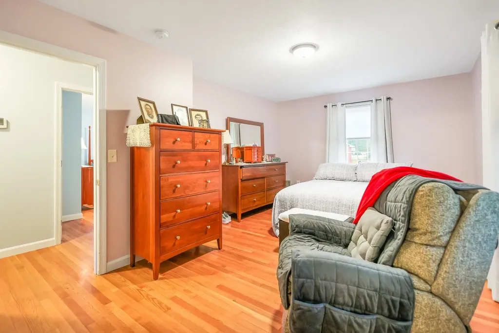 11 Cardinal Drive Hudson NH 03051