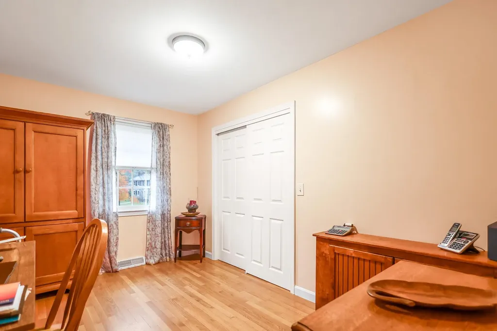 11 Cardinal Drive Hudson NH 03051