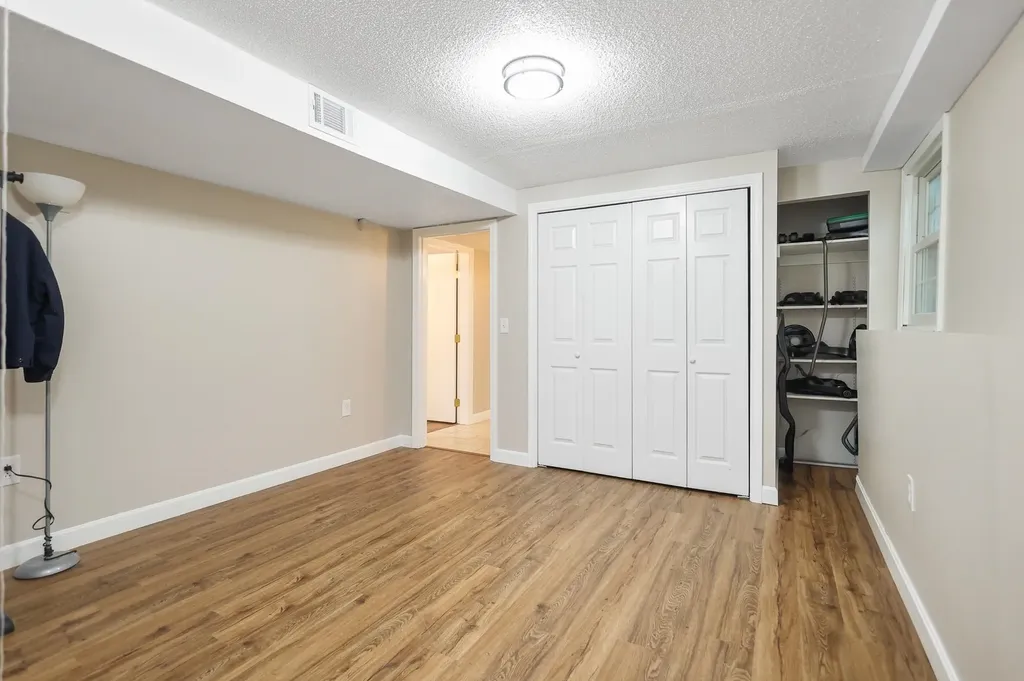 11 Cardinal Drive Hudson NH 03051