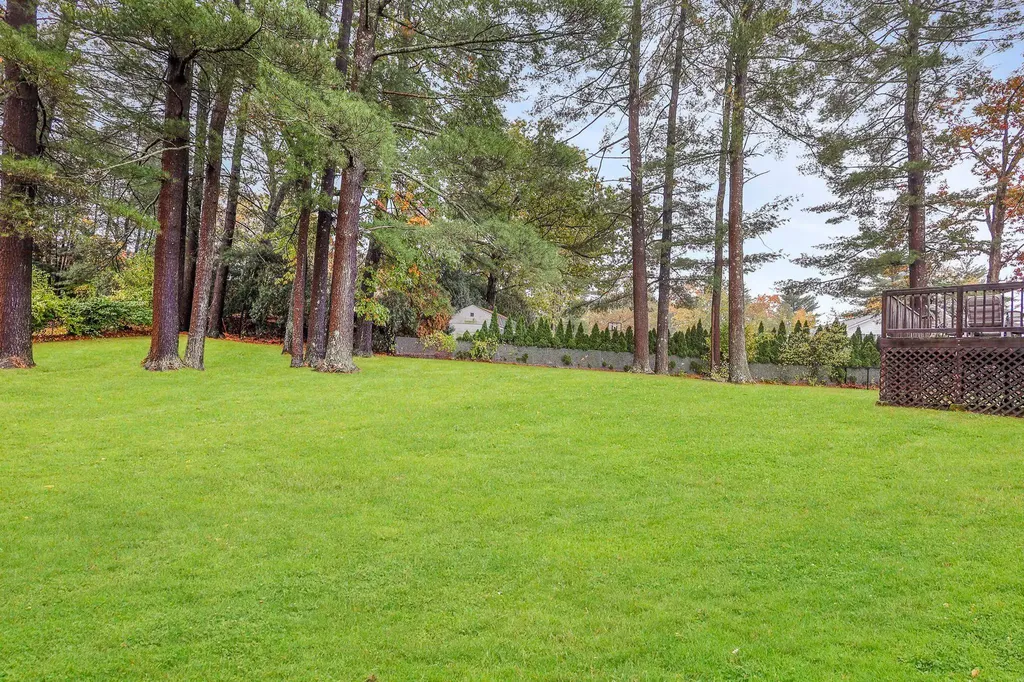 11 Cardinal Drive Hudson NH 03051