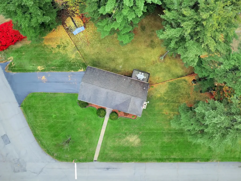 11 Cardinal Drive Hudson NH 03051