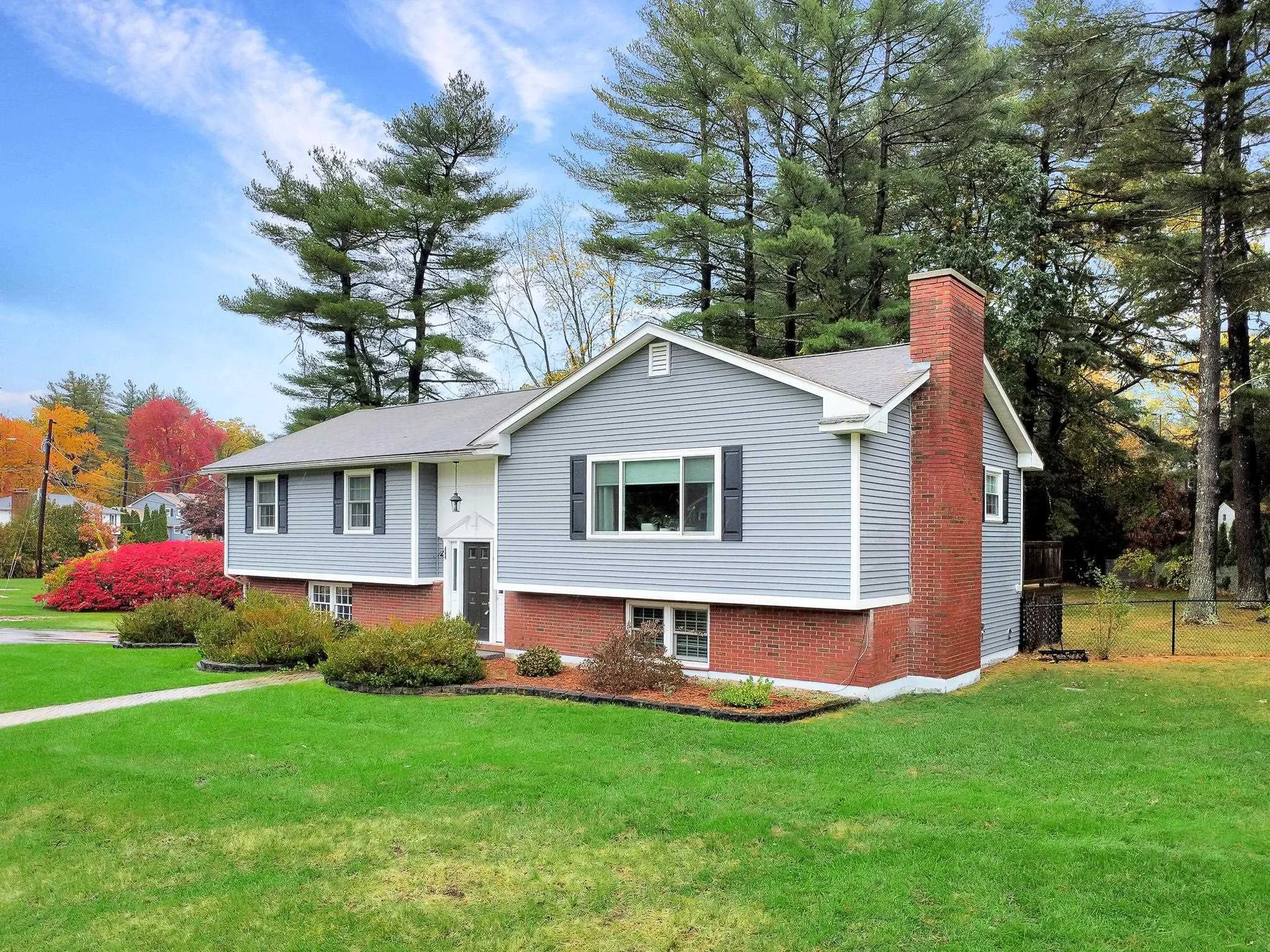 11 Cardinal Drive Hudson NH 03051