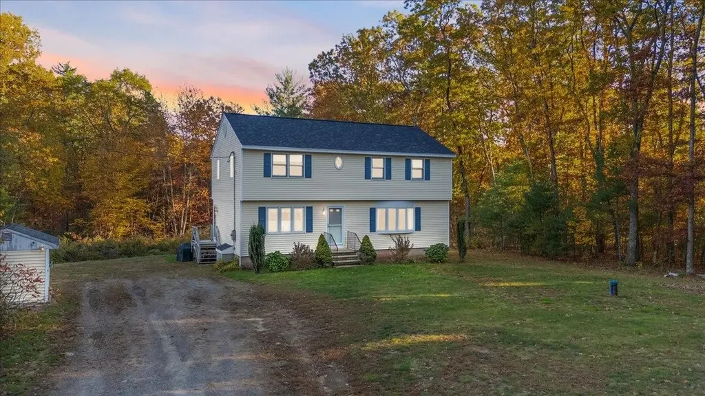 17 Maple Avenue Newton NH 03858