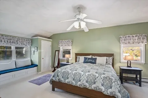 17 Maple Avenue Newton NH 03858