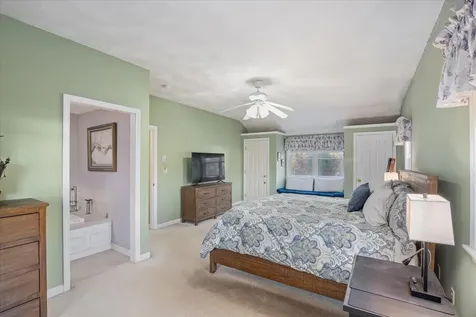 17 Maple Avenue Newton NH 03858