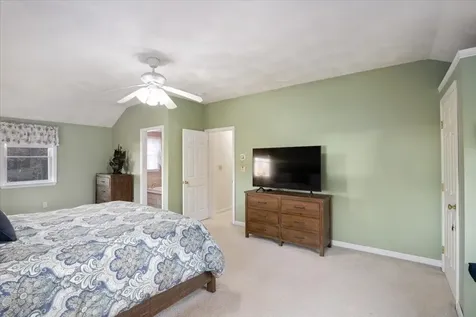 17 Maple Avenue Newton NH 03858