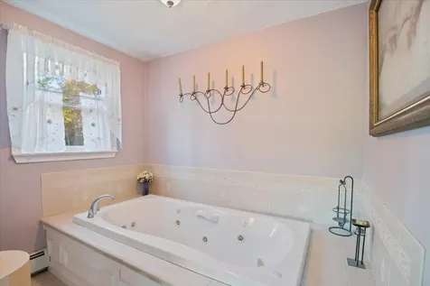 17 Maple Avenue Newton NH 03858