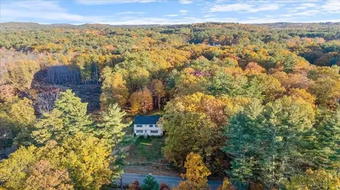 17 Maple Avenue Newton NH 03858