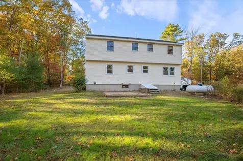 17 Maple Avenue Newton NH 03858