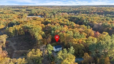 17 Maple Avenue Newton NH 03858