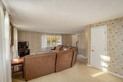 17 Maple Avenue Newton NH 03858