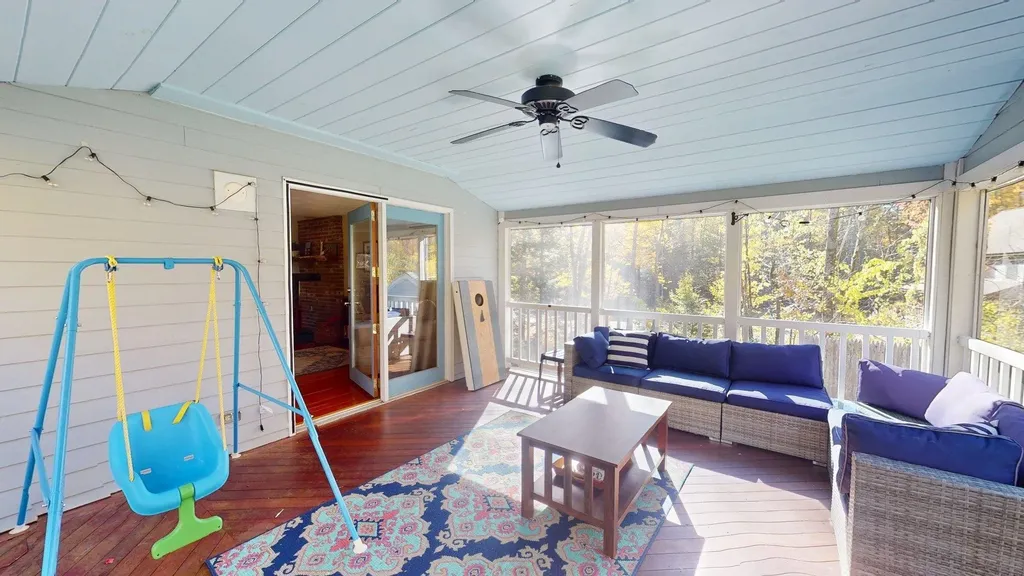 5 Autumn Lane Nottingham NH 03290