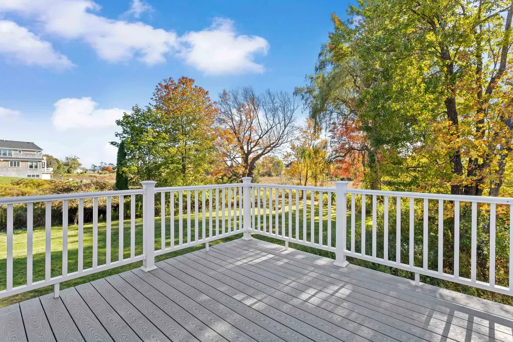 22 Maple Road North Hampton NH 03862