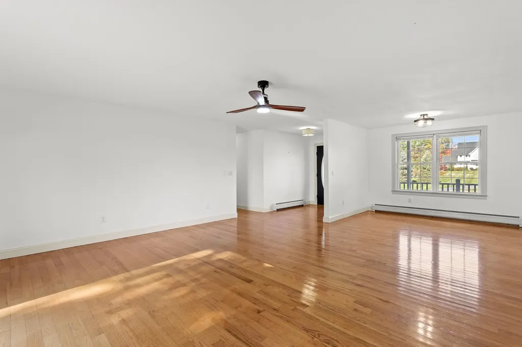 22 Maple Road North Hampton NH 03862
