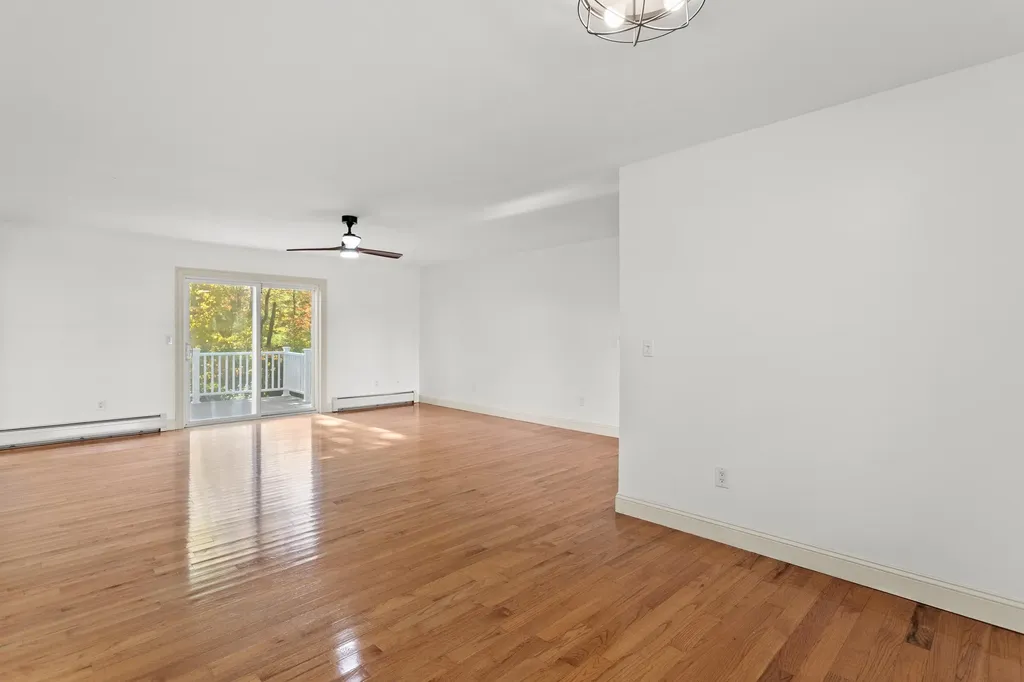 22 Maple Road North Hampton NH 03862