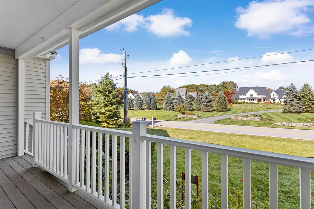 22 Maple Road North Hampton NH 03862