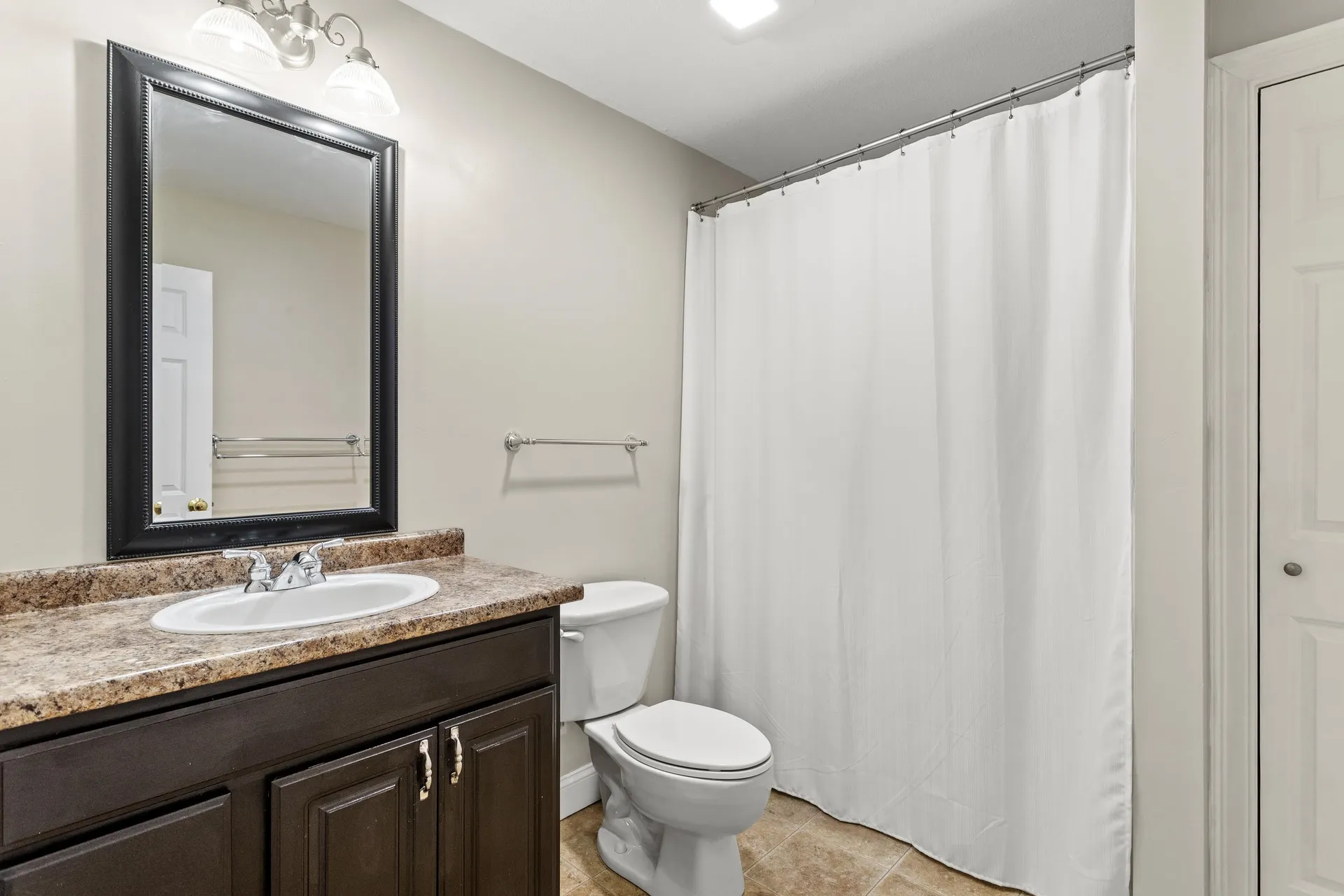 22 Maple Road North Hampton NH 03862