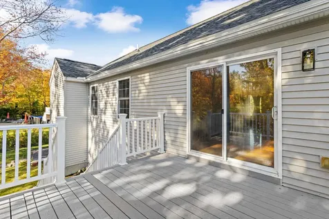 22 Maple Road North Hampton NH 03862