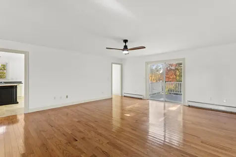 22 Maple Road North Hampton NH 03862