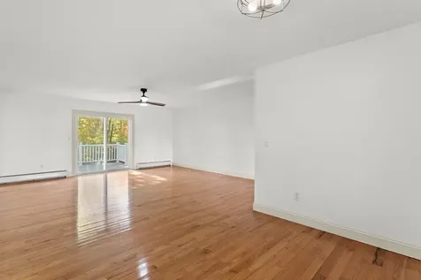 22 Maple Road North Hampton NH 03862