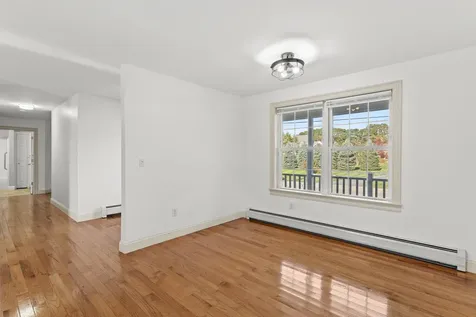 22 Maple Road North Hampton NH 03862