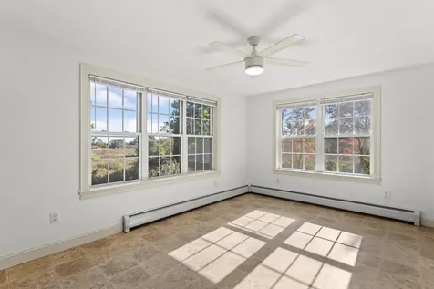 22 Maple Road North Hampton NH 03862