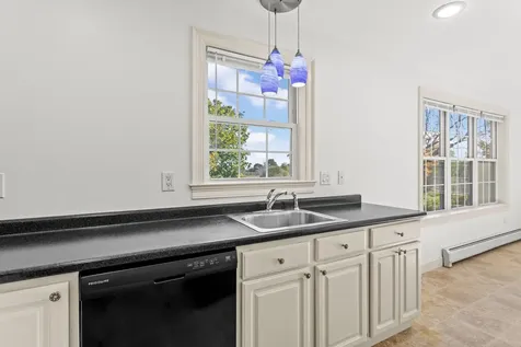 22 Maple Road North Hampton NH 03862