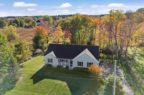 22 Maple Road North Hampton NH 03862