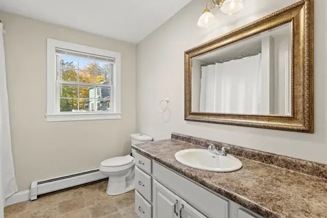 22 Maple Road North Hampton NH 03862