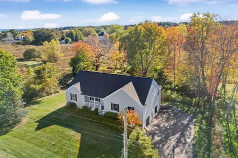 22 Maple Road North Hampton NH 03862