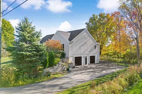 22 Maple Road North Hampton NH 03862
