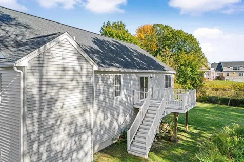 22 Maple Road North Hampton NH 03862