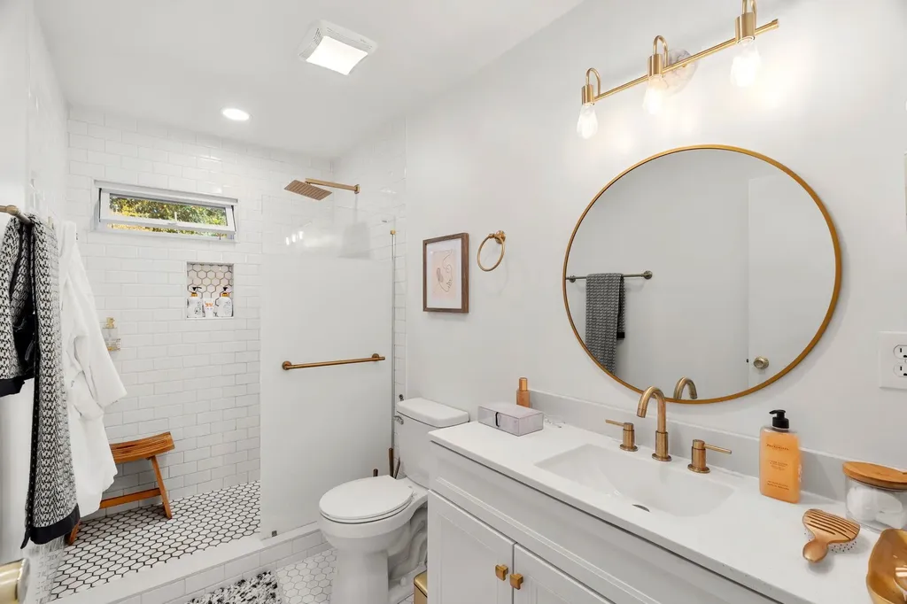 159 W High Street Somersworth NH 03878