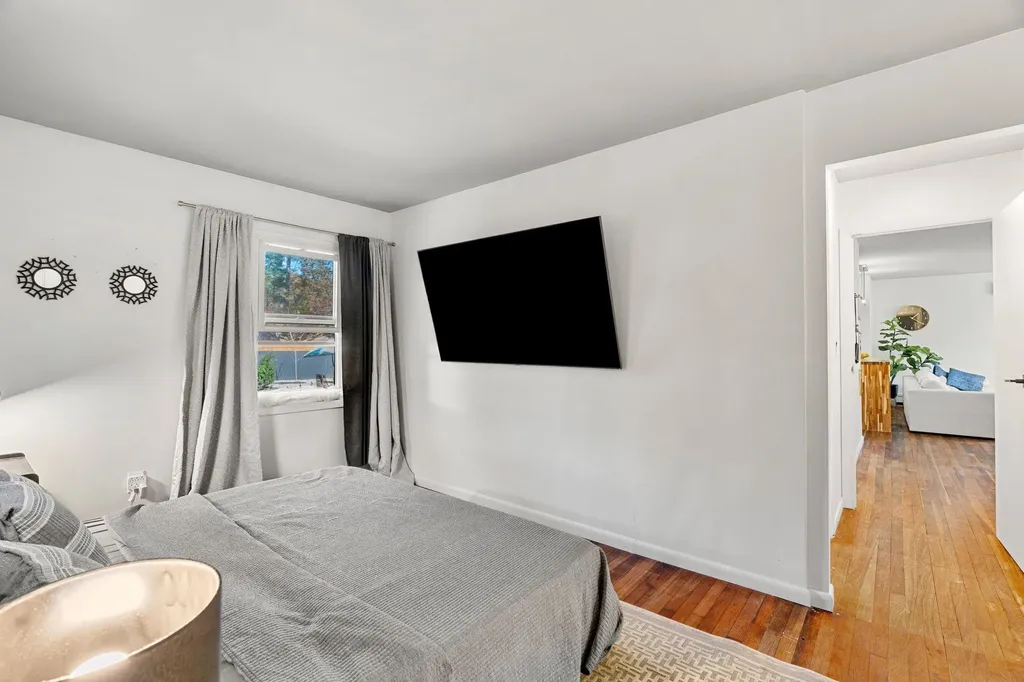 159 W High Street Somersworth NH 03878