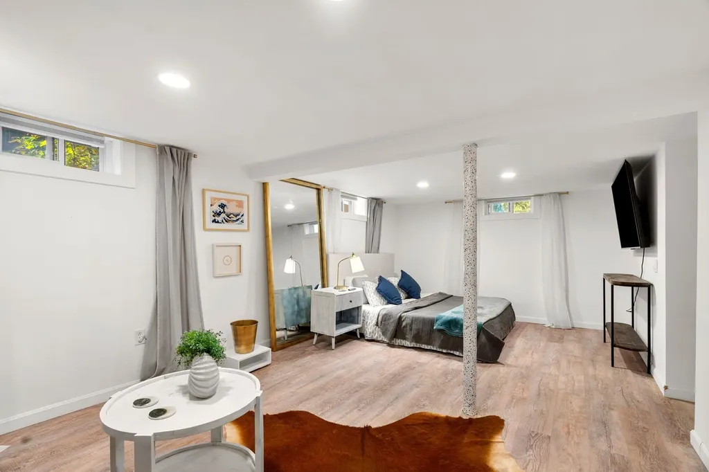 159 W High Street Somersworth NH 03878