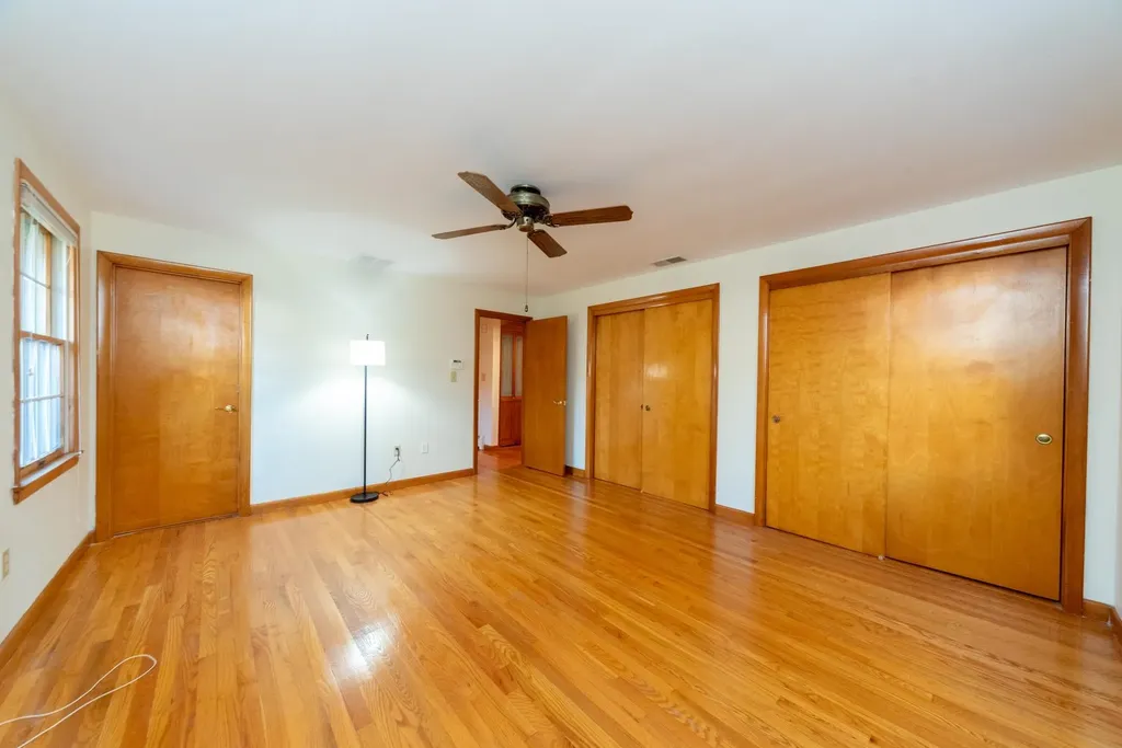 6 Douglas Drive Salem NH 03079-3235