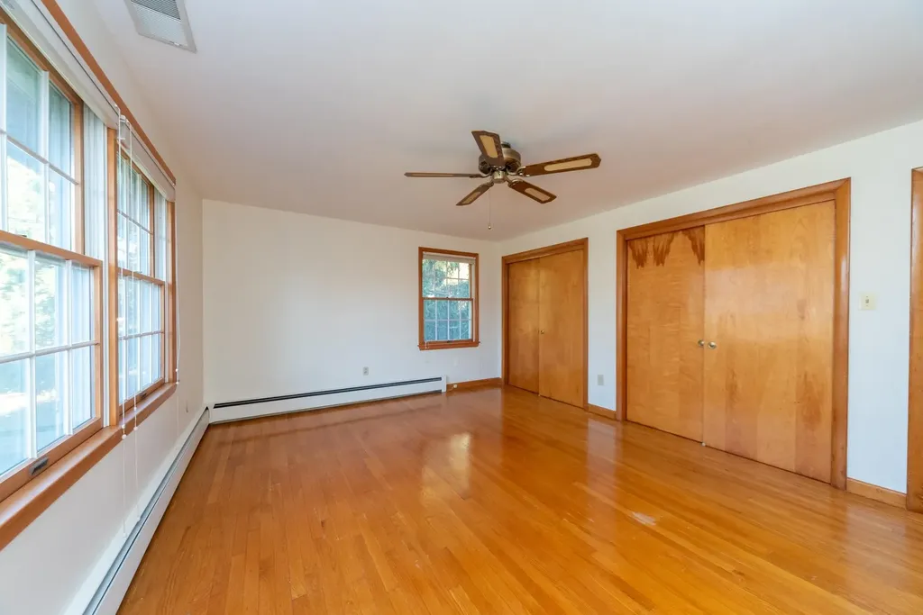 6 Douglas Drive Salem NH 03079-3235