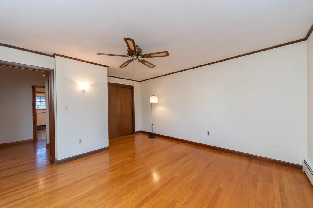 6 Douglas Drive Salem NH 03079-3235