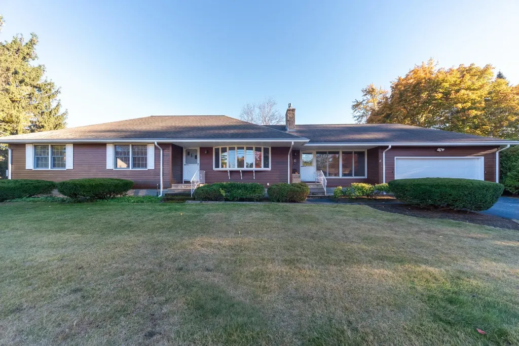 6 Douglas Drive Salem NH 03079-3235