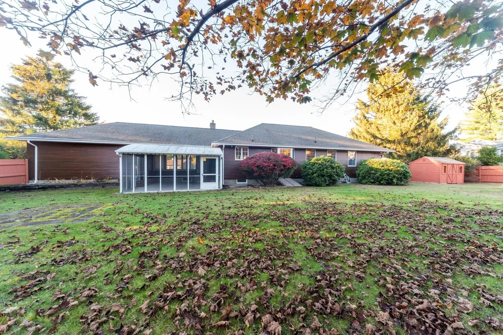 6 Douglas Drive Salem NH 03079-3235