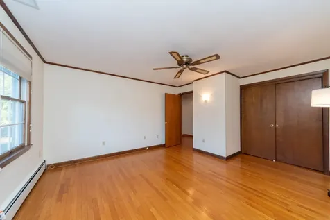 6 Douglas Drive Salem NH 03079-3235