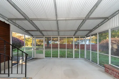 6 Douglas Drive Salem NH 03079-3235