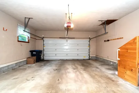 6 Douglas Drive Salem NH 03079-3235