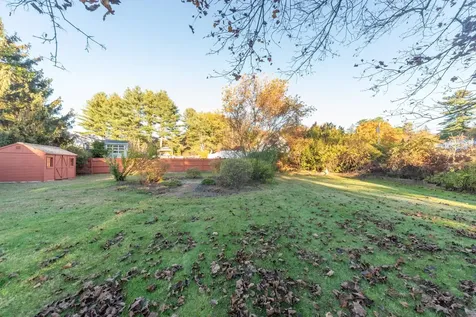 6 Douglas Drive Salem NH 03079-3235