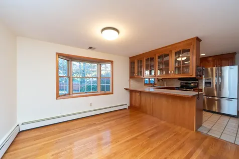 6 Douglas Drive Salem NH 03079-3235