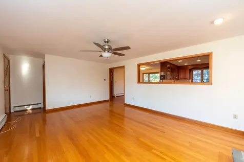 6 Douglas Drive Salem NH 03079-3235